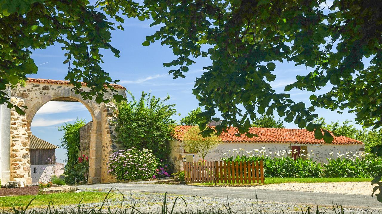Domaine De La Courillere Bed & Breakfast Le Boupère Eksteriør bilde
